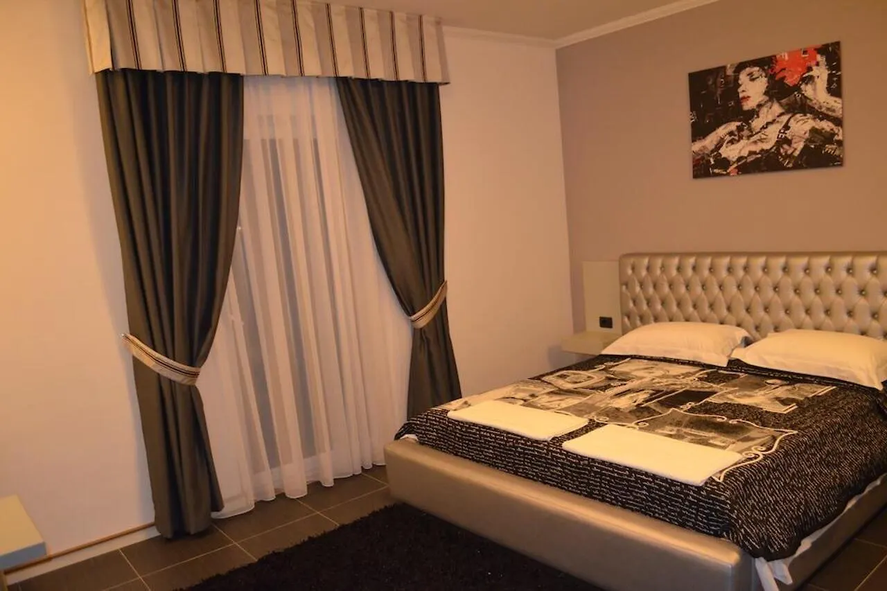 Hotel Mustang Vasqarr